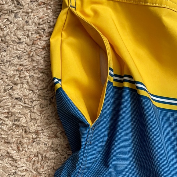 Vans men’s shorts 4 way stretch board shorts - Picture 4 of 13